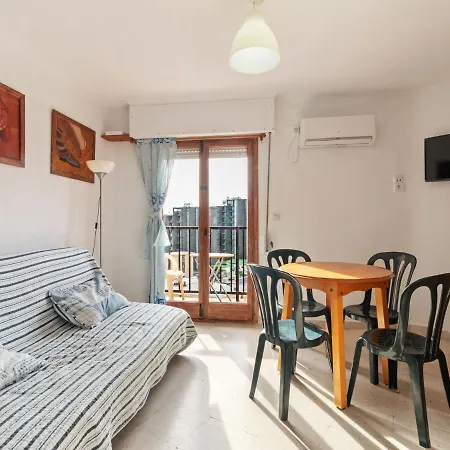 度假居 With A Garden And Balcony For Weekend Getaway